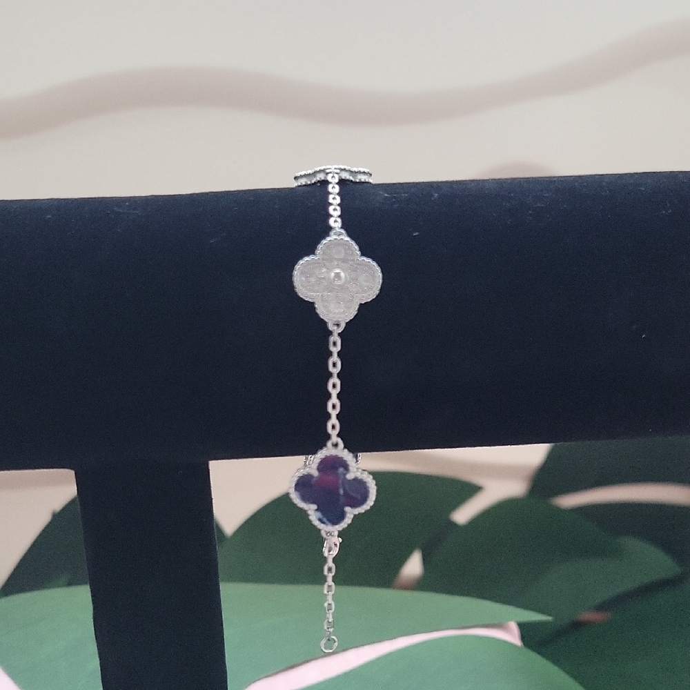 ✨️Clover Bracelet✨️ Navy Sterling Silver✨️ Beautiful.